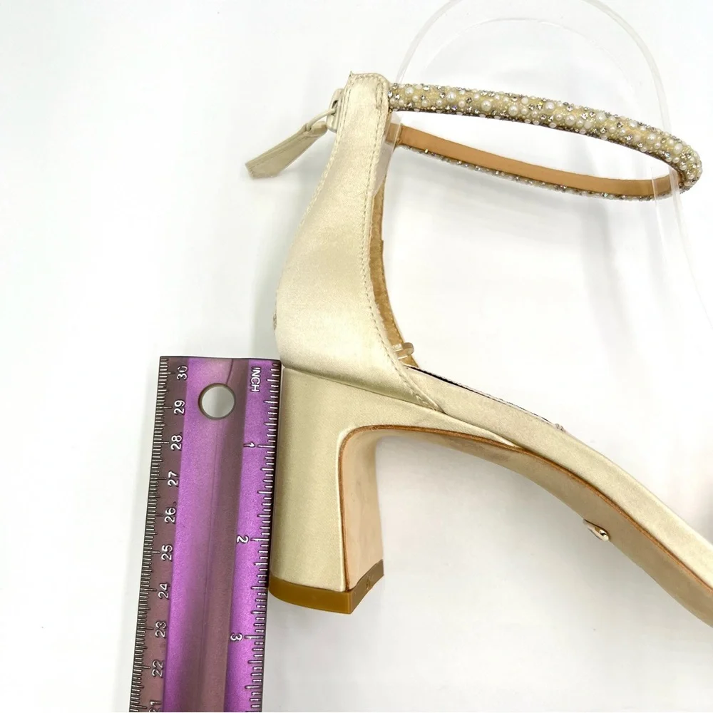 Badgley Mischka Size 6.5 Kameryn‎ Ivory Satin Jeweled Dress Sandals Heels Shoes